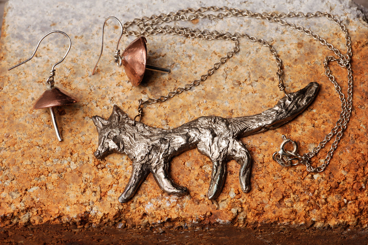 Interlocking hot sale wolf necklace