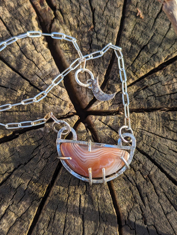 Running Wolf Agate Necklace